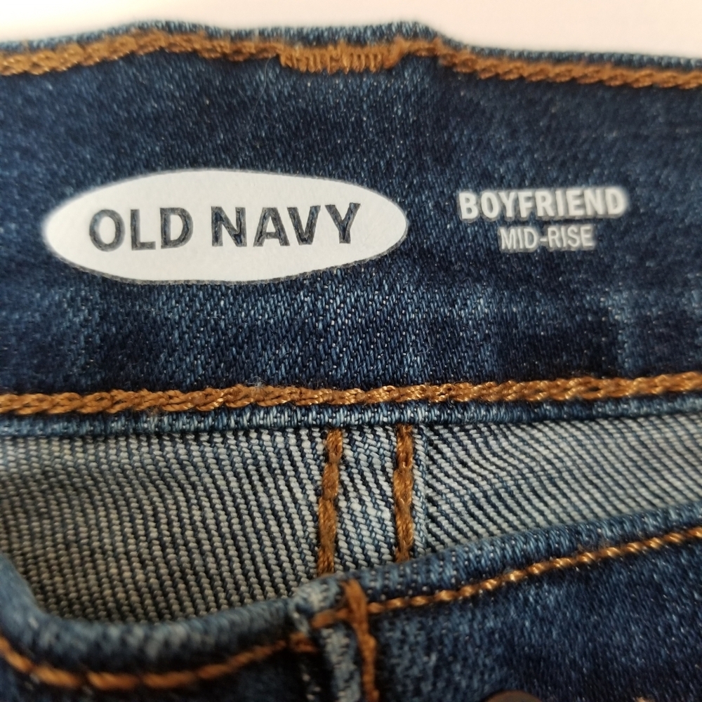 Old Navy Boyfriend Mid Rise Denim Shorts Button Fly Size 16 - Picture 4 of 6